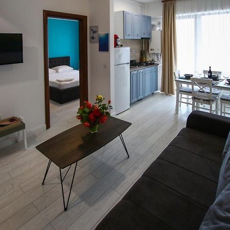Fratelli Apartments Summerland Mamaia Exterior photo