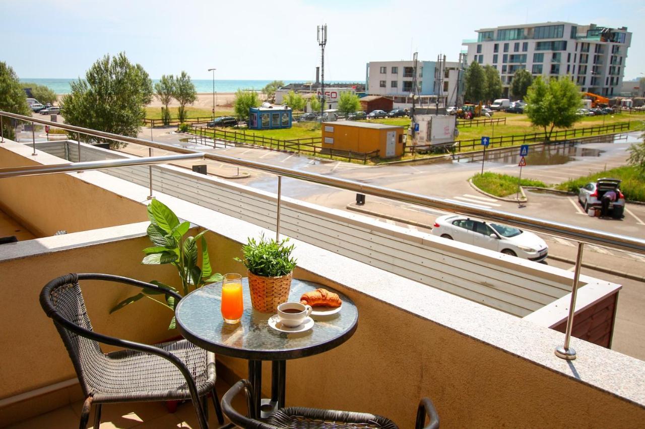 Fratelli Apartments Summerland Mamaia Exterior photo
